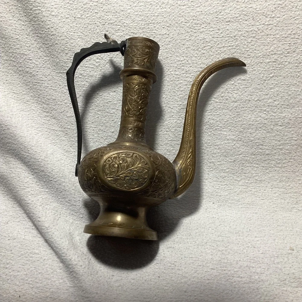 Vintage Etched Brass Aftaba Teapot Middle Eastern Decorative Spouted Vessel 6in - Picture 3 of 6